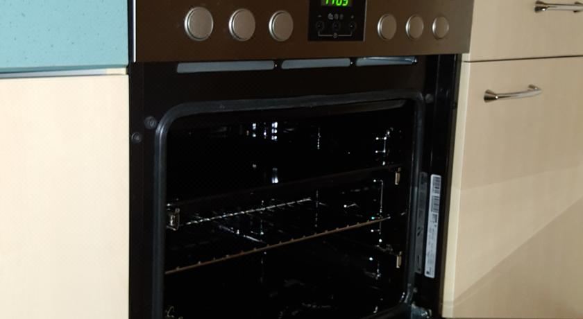 带阳台的两卧室公寓