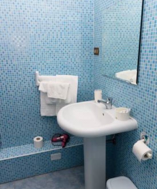 双人房（带独立浴室）