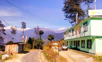 Suitetrails - Himalayan Retreat & Resort