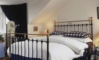 Amadeus Boutique Hotel Deutscher Hof - Housity