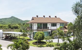 Hua Hin Brace Mountain by Favstay