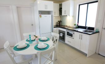 3 Bedrooms Holiday Home Near Sydney Airport - Housity