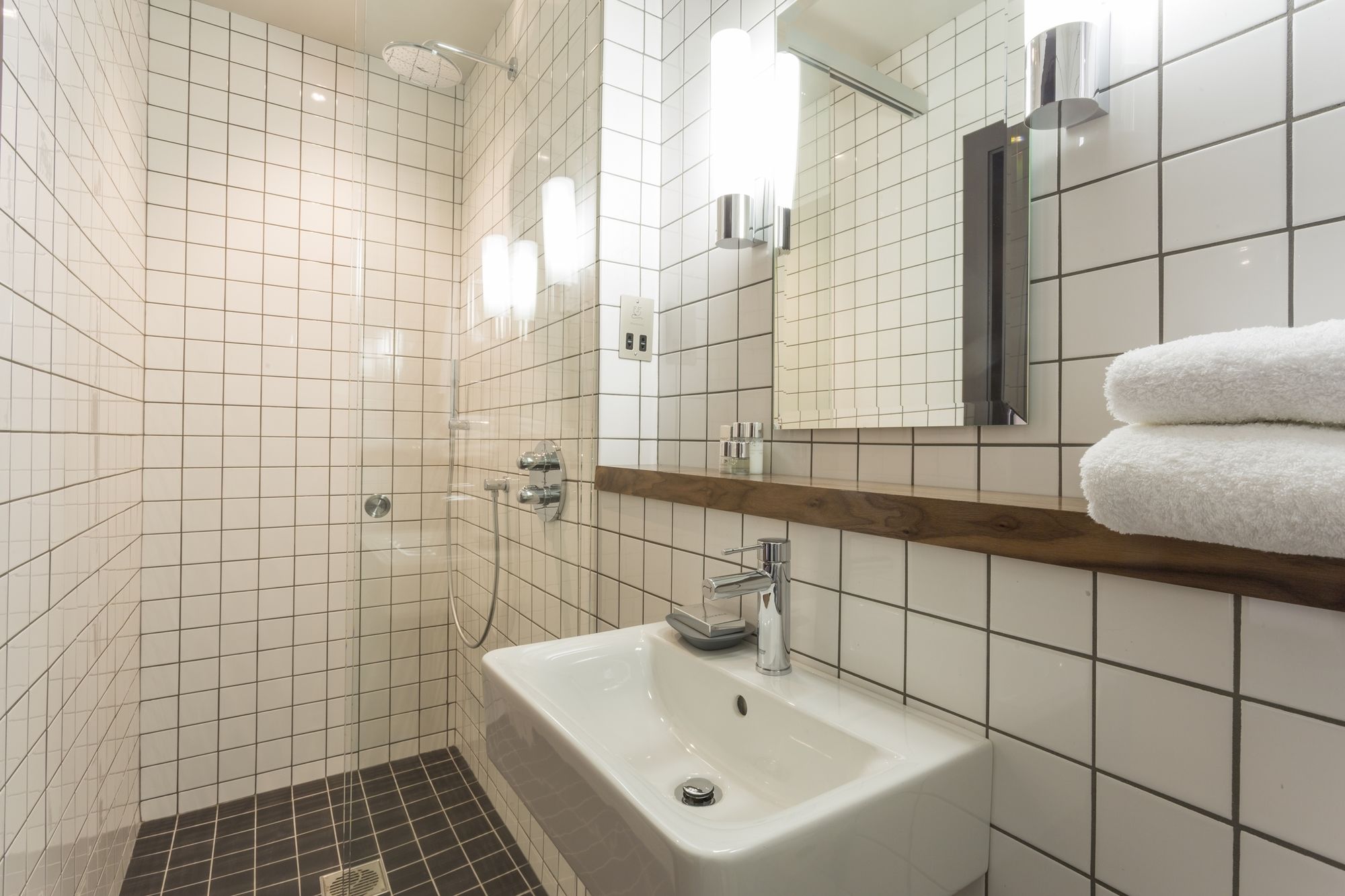 “宽敞”双人间