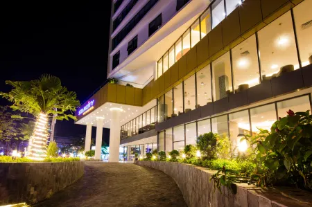 Starcity Hotel & Condotel Beachfront Nha Trang