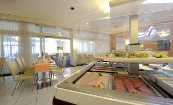 Hotel Weber - Housity