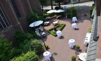 Hotel Josten - Housity