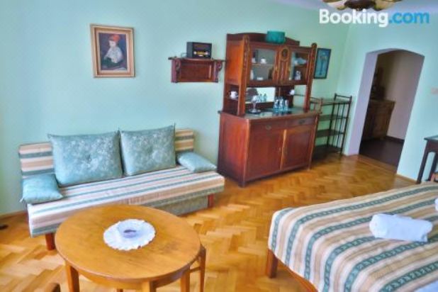 双人房（带梳化床）