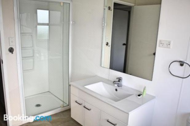 Bucks Point - Norfolk Island Holiday Homes Four-Bedroom House