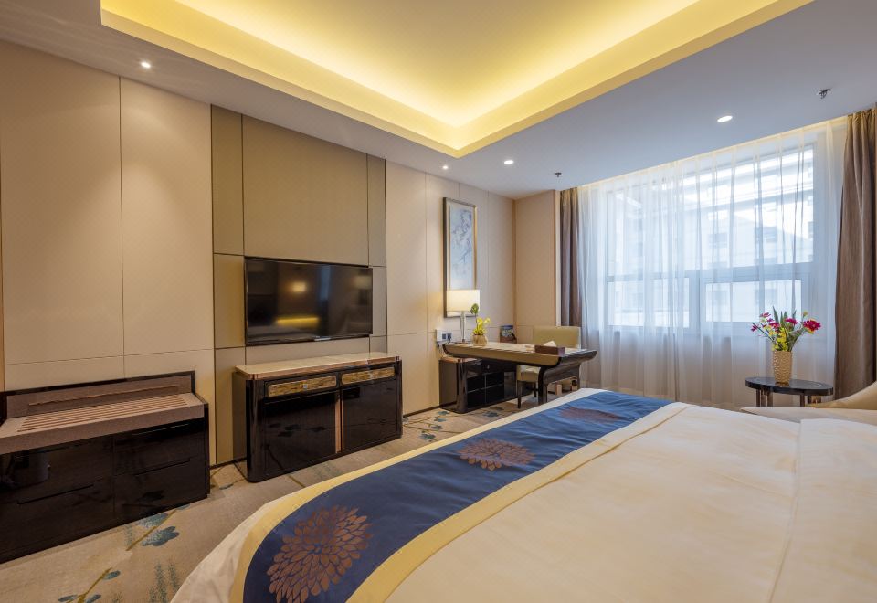 豪華大床房-欣賞城市靜謐中的園林景緻