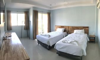 Tonggrila Patong Hostel - Adults Only