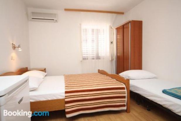 带露台一室公寓