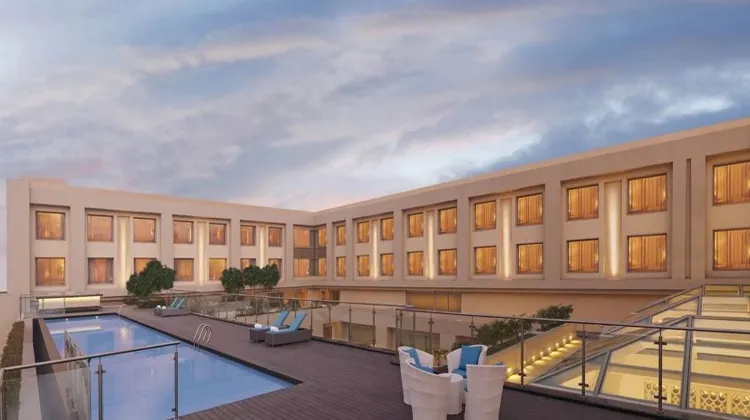 DoubleTree by Hilton Hotel Agra Exterior