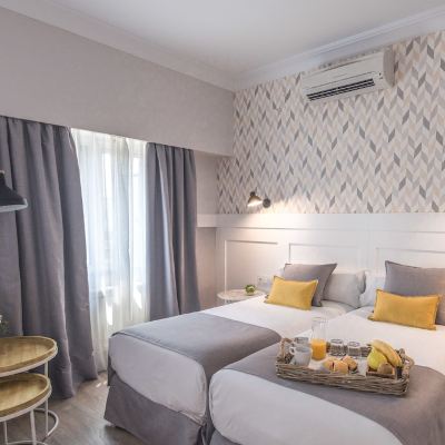 Twin Room with Balcony Velázquez 45 by Pillow Promo Code