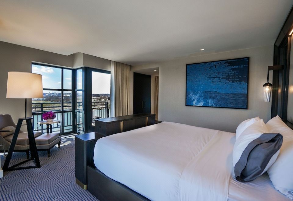 河景一卧室套房 - 帶陽台