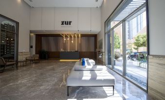 Zur Studios and Suites