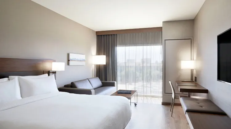 AC Hotel by Marriott Irvine Room