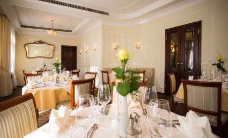 Hotel & Restaurant Goldener Pflug - Housity