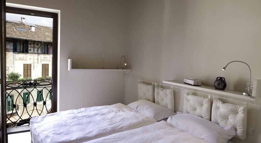 一卧室公寓（带阳台）