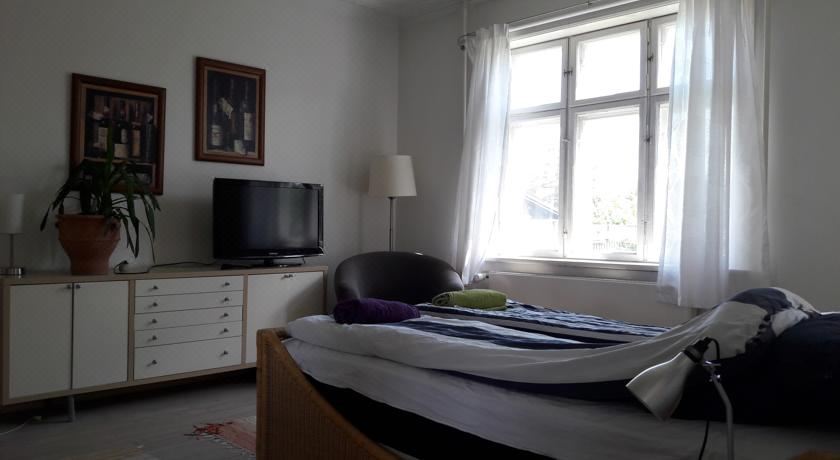 双人房（带公共浴室）