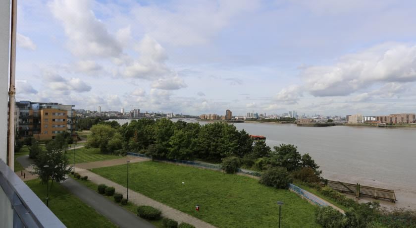 Lovely 2 Bed 2 Toilet Hill House River View Apartment