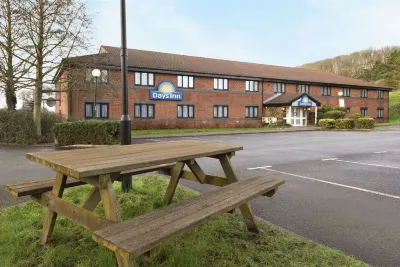 Days Inn by Wyndham Michaelwood M5 Hotele w: 