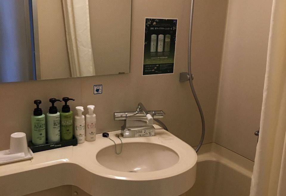 Smile Hotel SugamoSemi Double Room