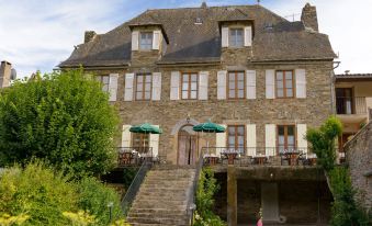 Logis Hôtels - Hostellerie des Lauriers - Hôtel et Restaurant - Housity