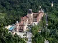 The Chateau Spa & Wellness Resort Ξενοδοχεία στην πόλη 