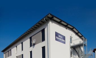 Hotel Traumfabrik - Housity