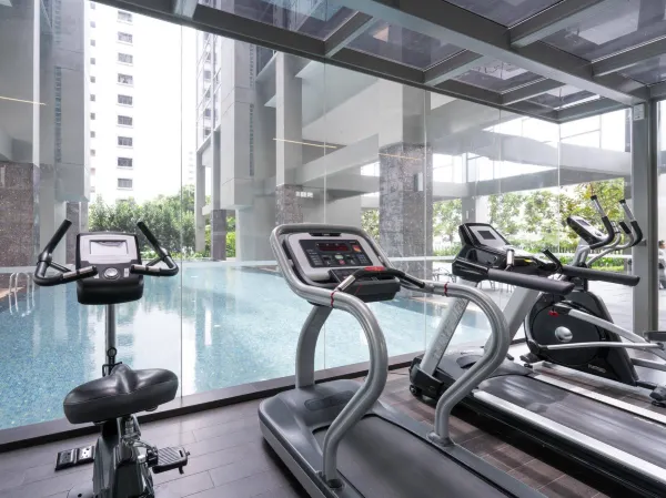 V HOTEL LAVENDER Gym