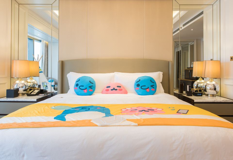 the Langham HaikouPlayful Family Theme Sea-view Room