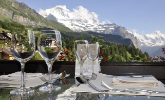 Hotel Maya Caprice - Housity