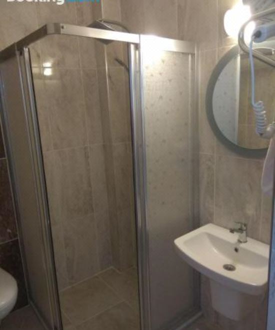 四人间（带浴室）