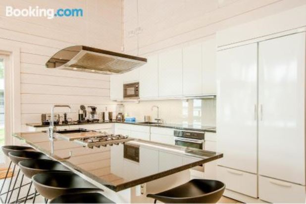 Villa Jolla Five-Bedroom Villa with Sauna