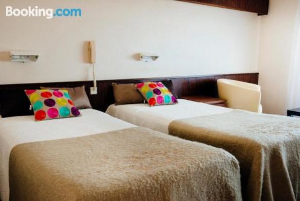 带阳台的舒适双人或双床间