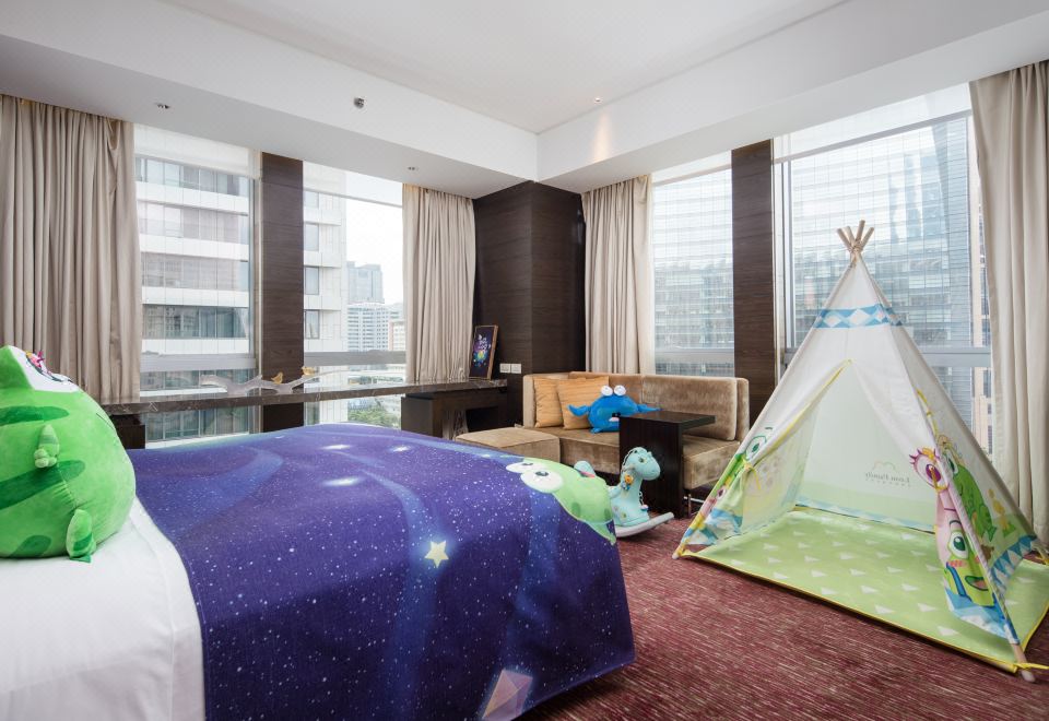 Grand Hyatt GuangzhouGreen Frog Theme Family Suite