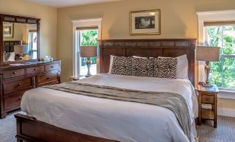 Cranmore Inn and Suites, a North Conway Boutique Hotel