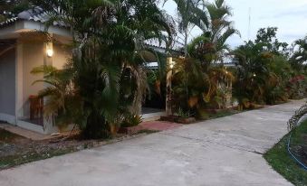 Paradise Resort Lamphun