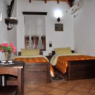 Traditional Twin Room, 2 Twin Beds, River View