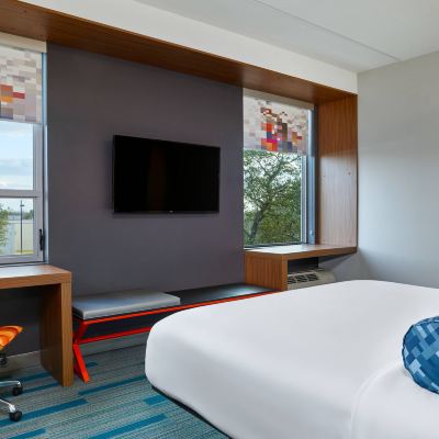 Aloft King Room