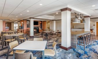 Fairfield Inn & Suites Madison East