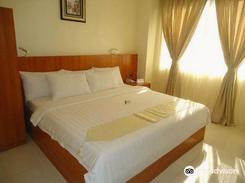 Parkway Hotel - Housity