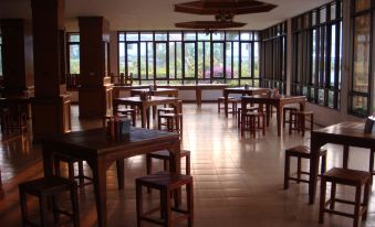 V.J. Bed & Breakfast - Housity