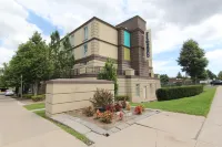 Best Western Premier Toronto Airport Carlingview Hotel