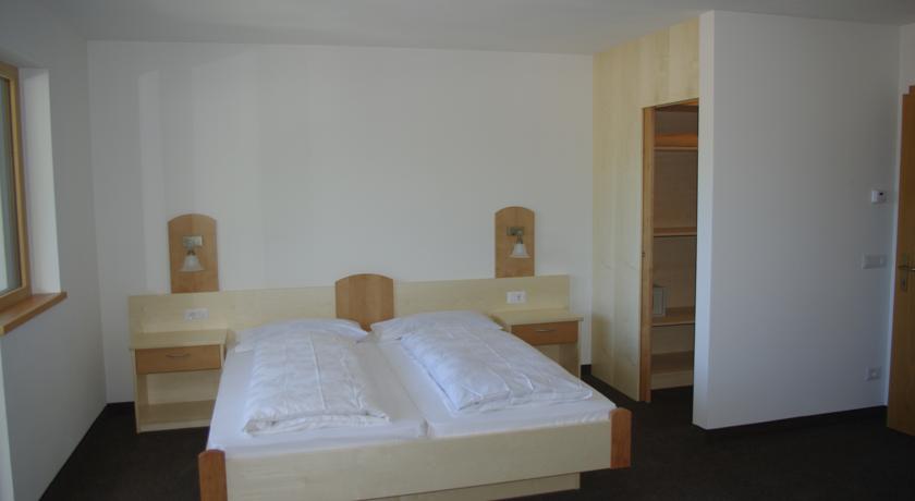 Hotel MontanaSuperior Twin Room