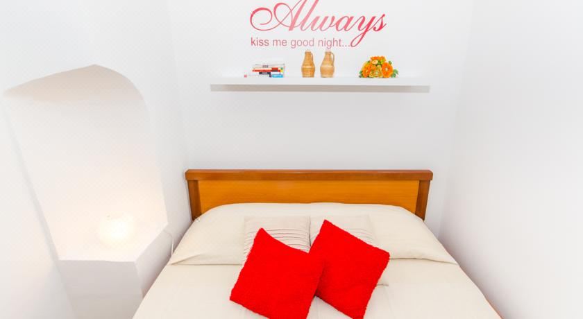 带露台一室公寓