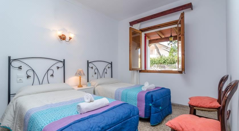 Can Pons Three-Bedroom Apartment