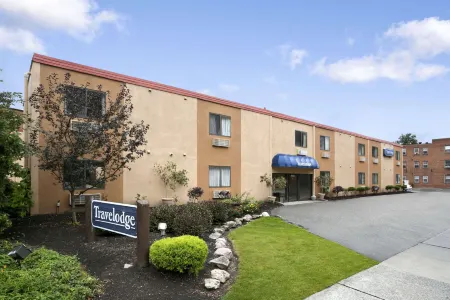 Travelodge by Wyndham Cleveland Lakewood