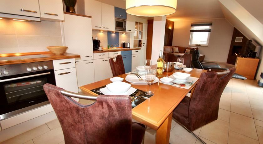 带阳台的两卧室公寓