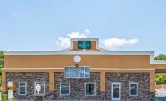 Quality Inn Greenwood Hwy 25 - Housity